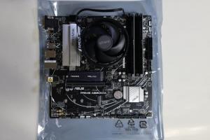 CPUクーラー、メモリ、SSD取り付け後