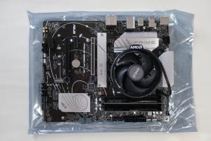CPUクーラー、メモリ、SSD取り付け後