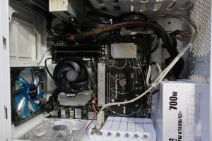 電源ケーブル他取り付け後