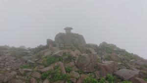 雨の会津磐梯山