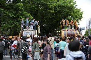 けやき並木・大太鼓