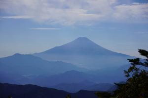 三頭山