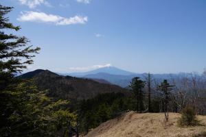 牛奥の雁ヶ腹摺山（２／３）